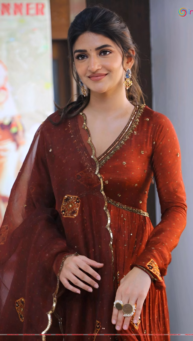 1036109458022901006_1