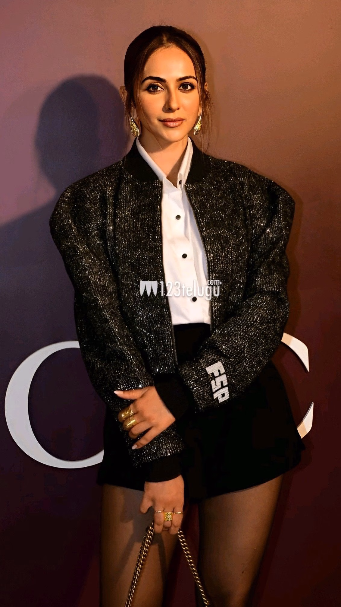 1036109458023186785_1