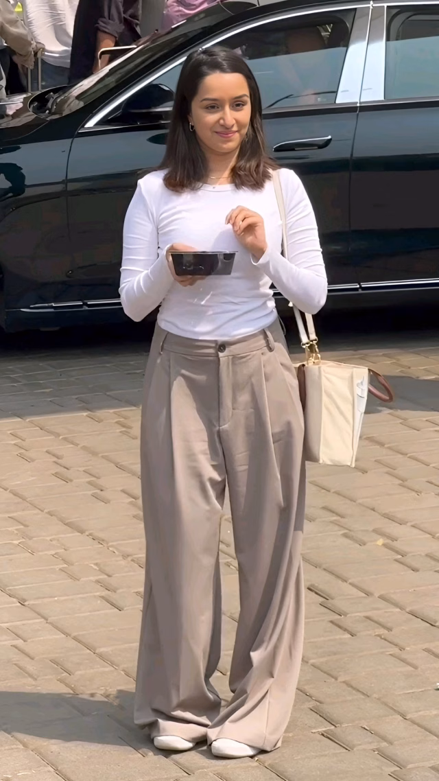 1036109458023186881_1