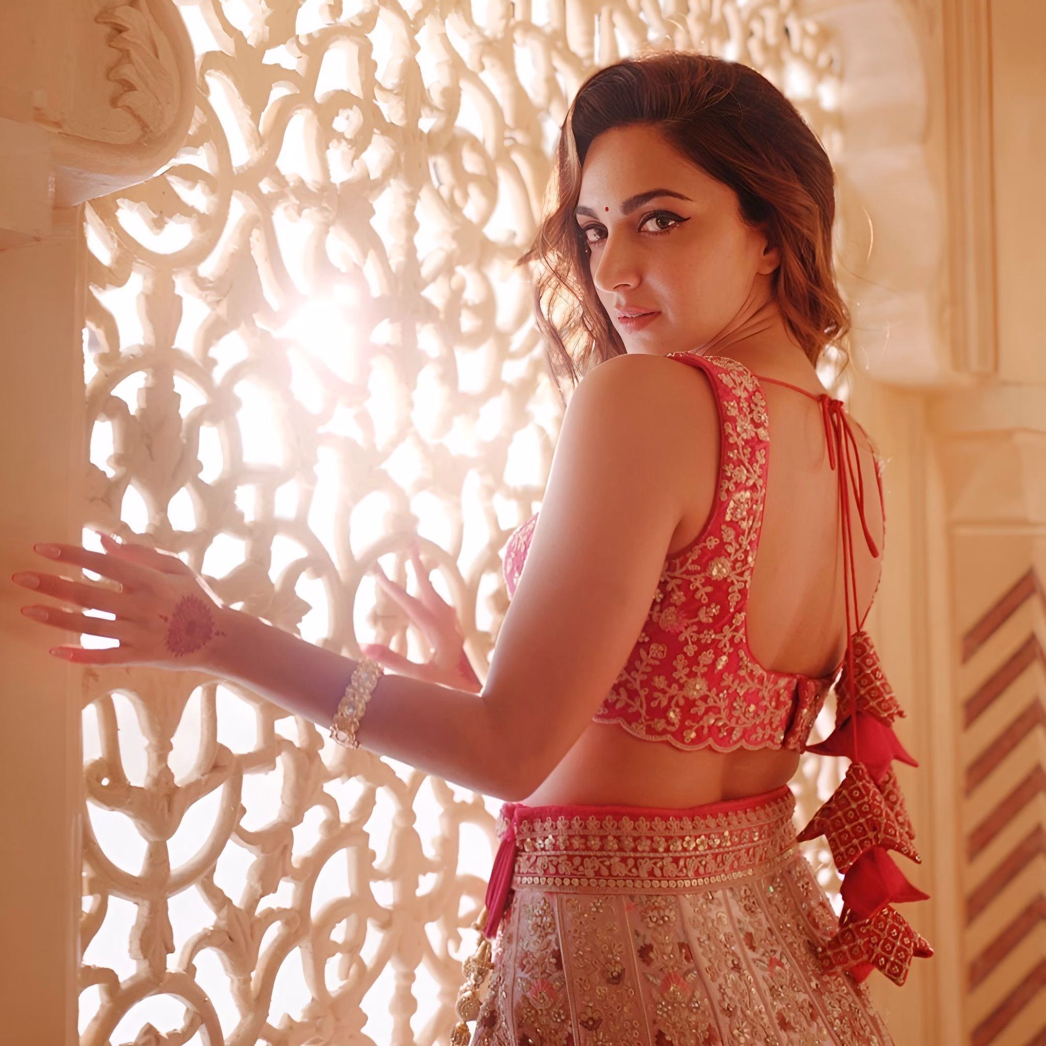 1036109458023578138_1