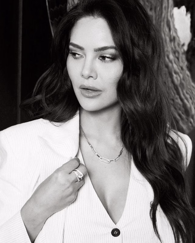 1036109458024735376_1