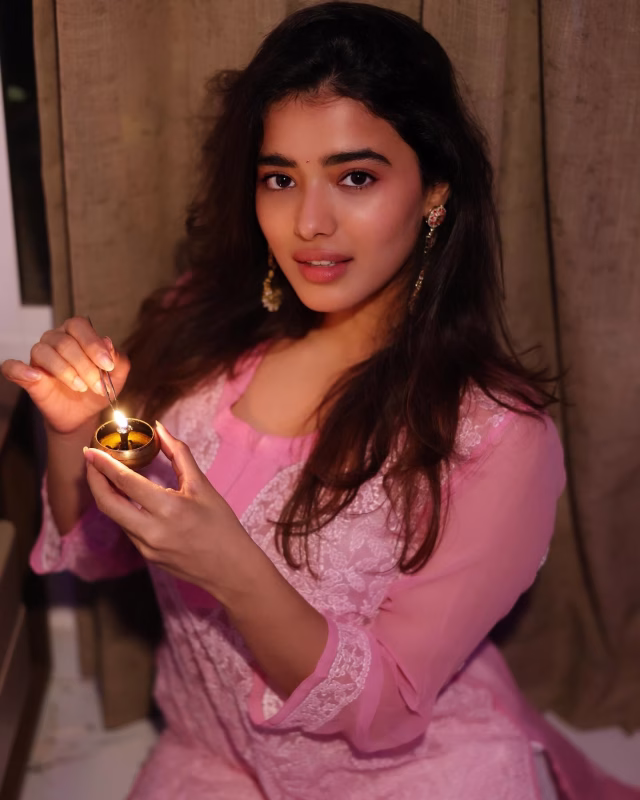 1036109458025868996_1