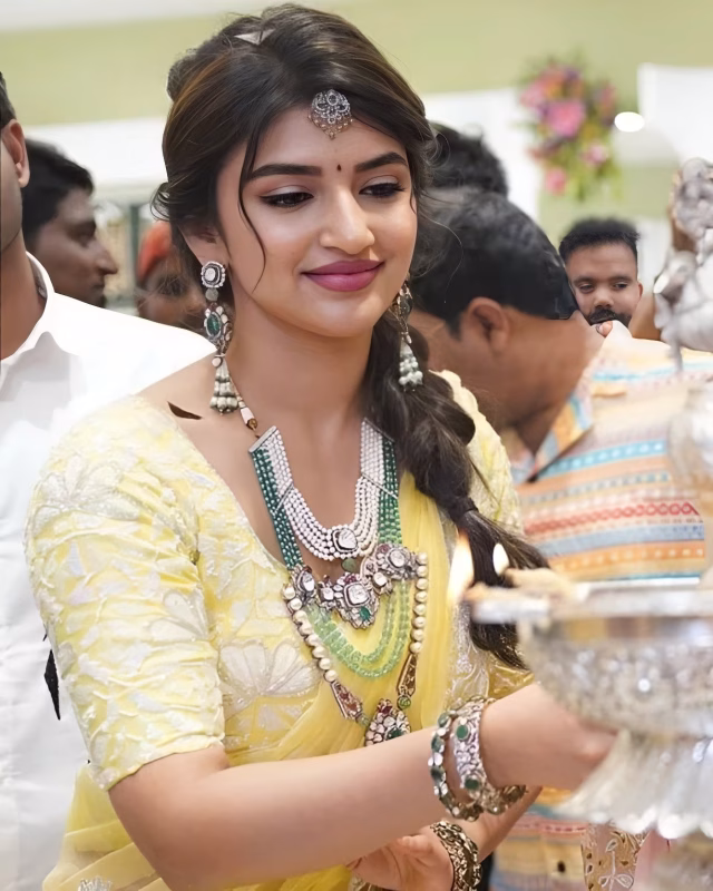 1036109458027215081_1