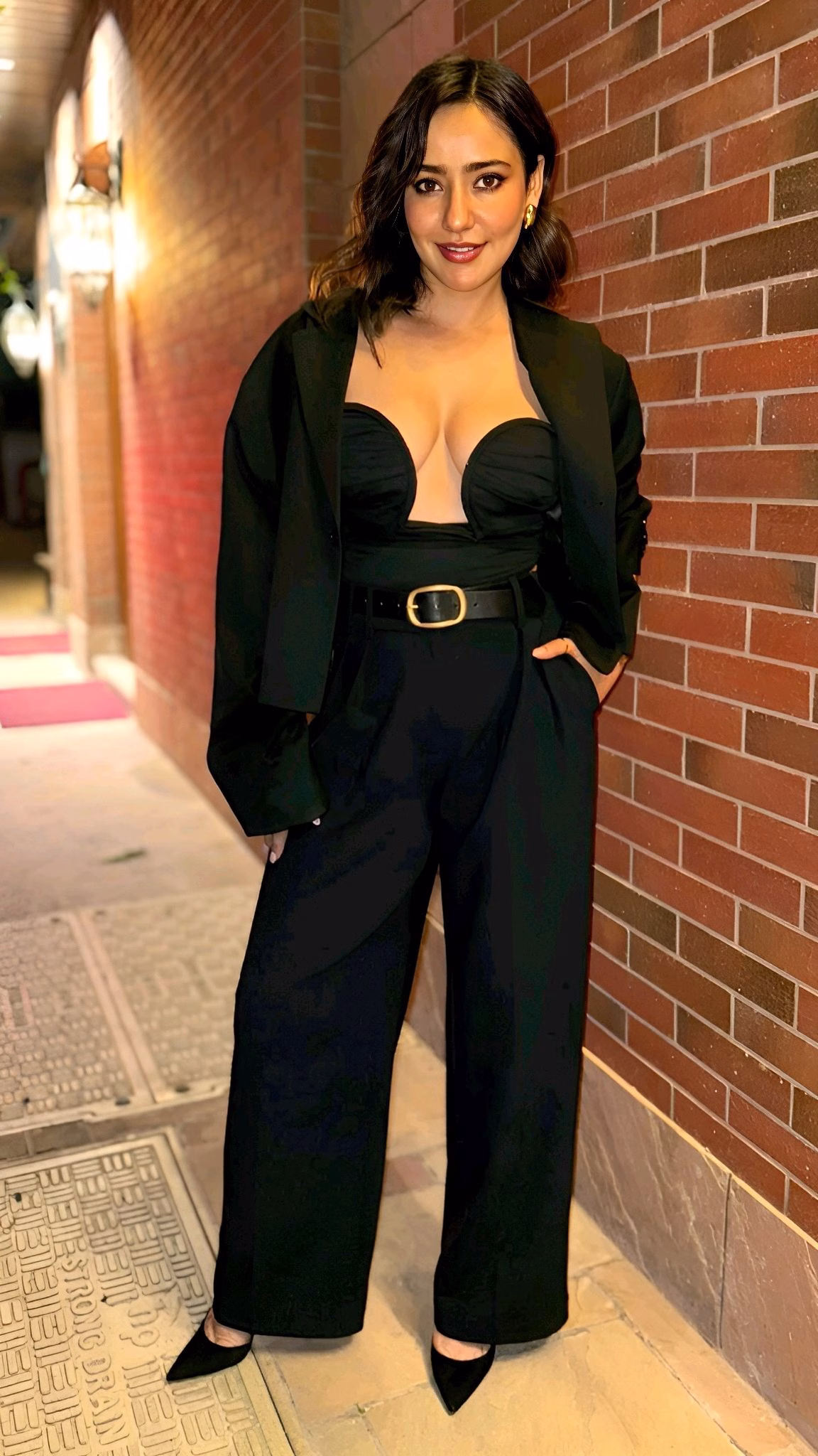 1036109458029300469_1