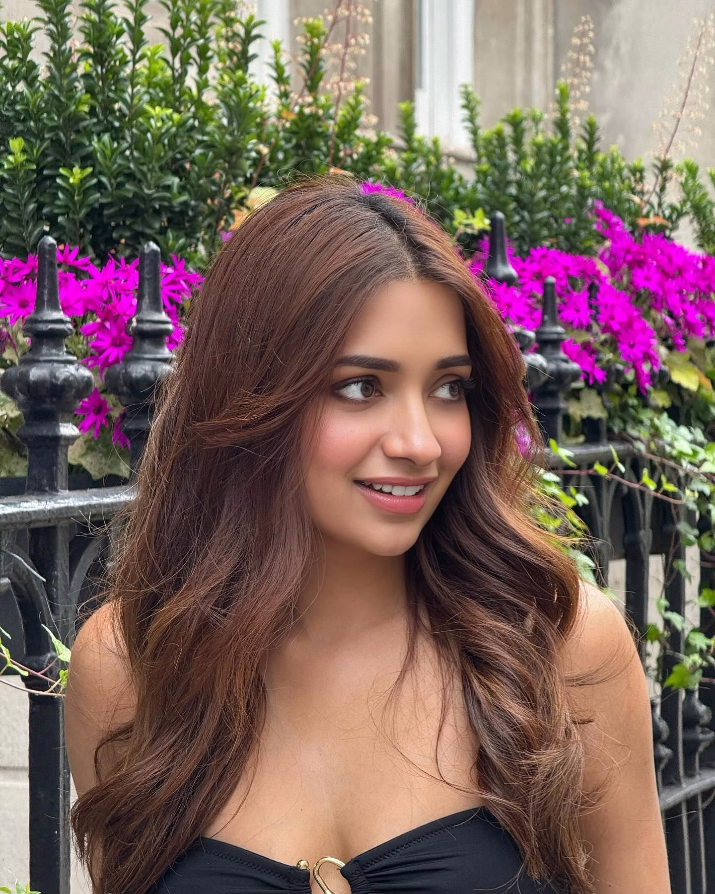 1036109458031537096_1