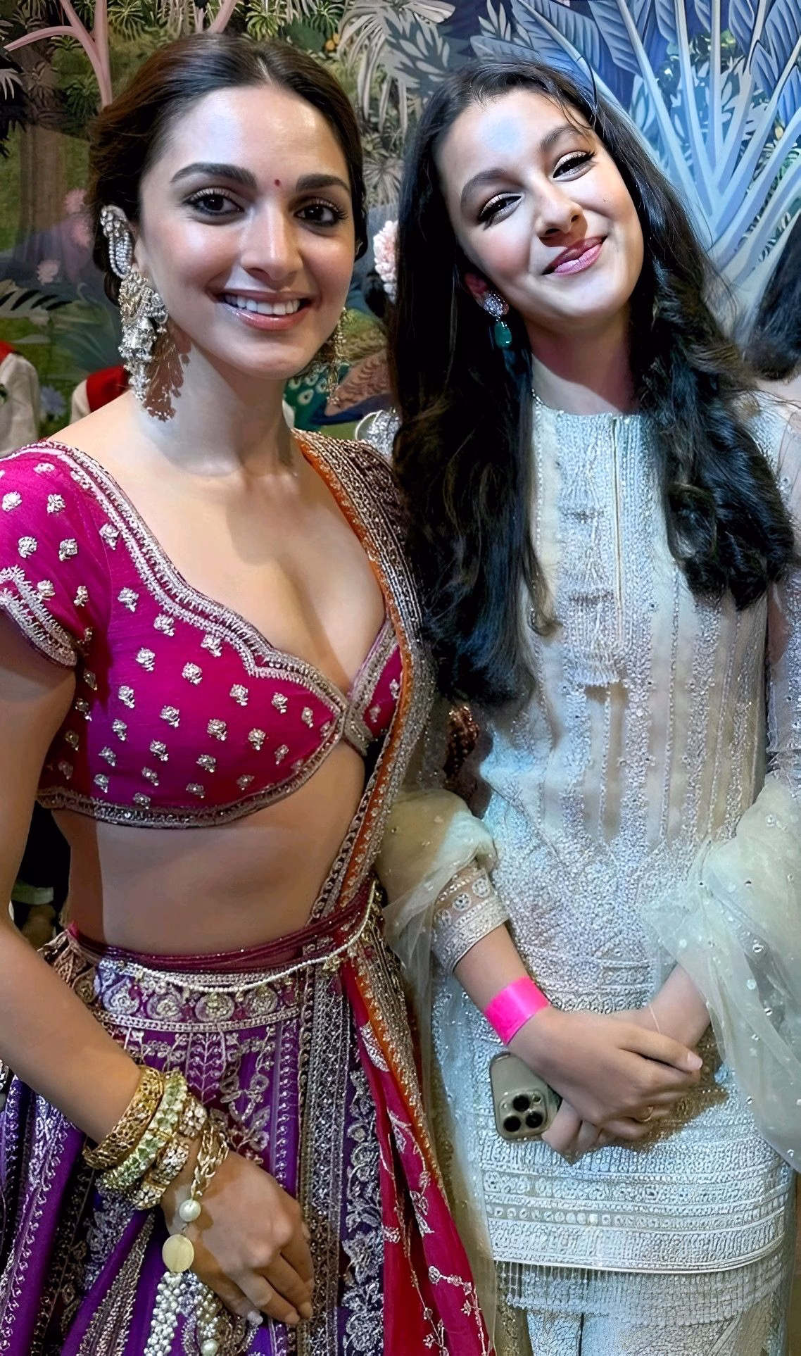 1036109458032587217_1