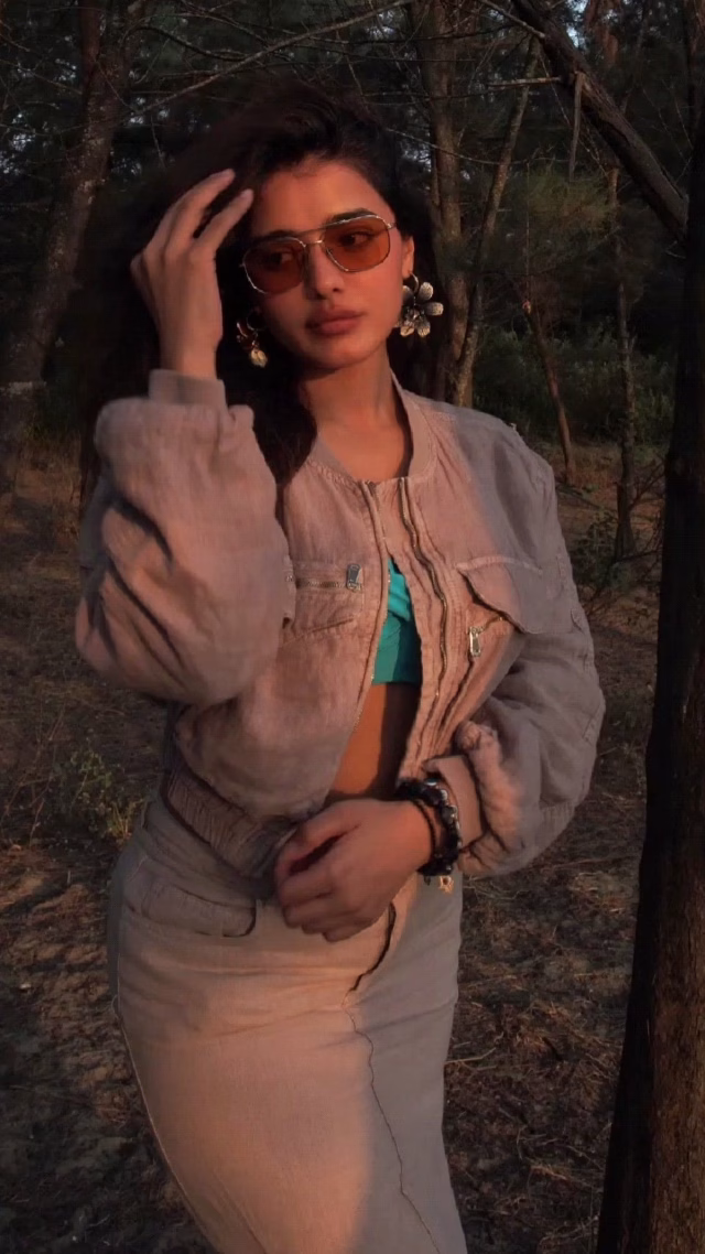 1036109458033496421_1