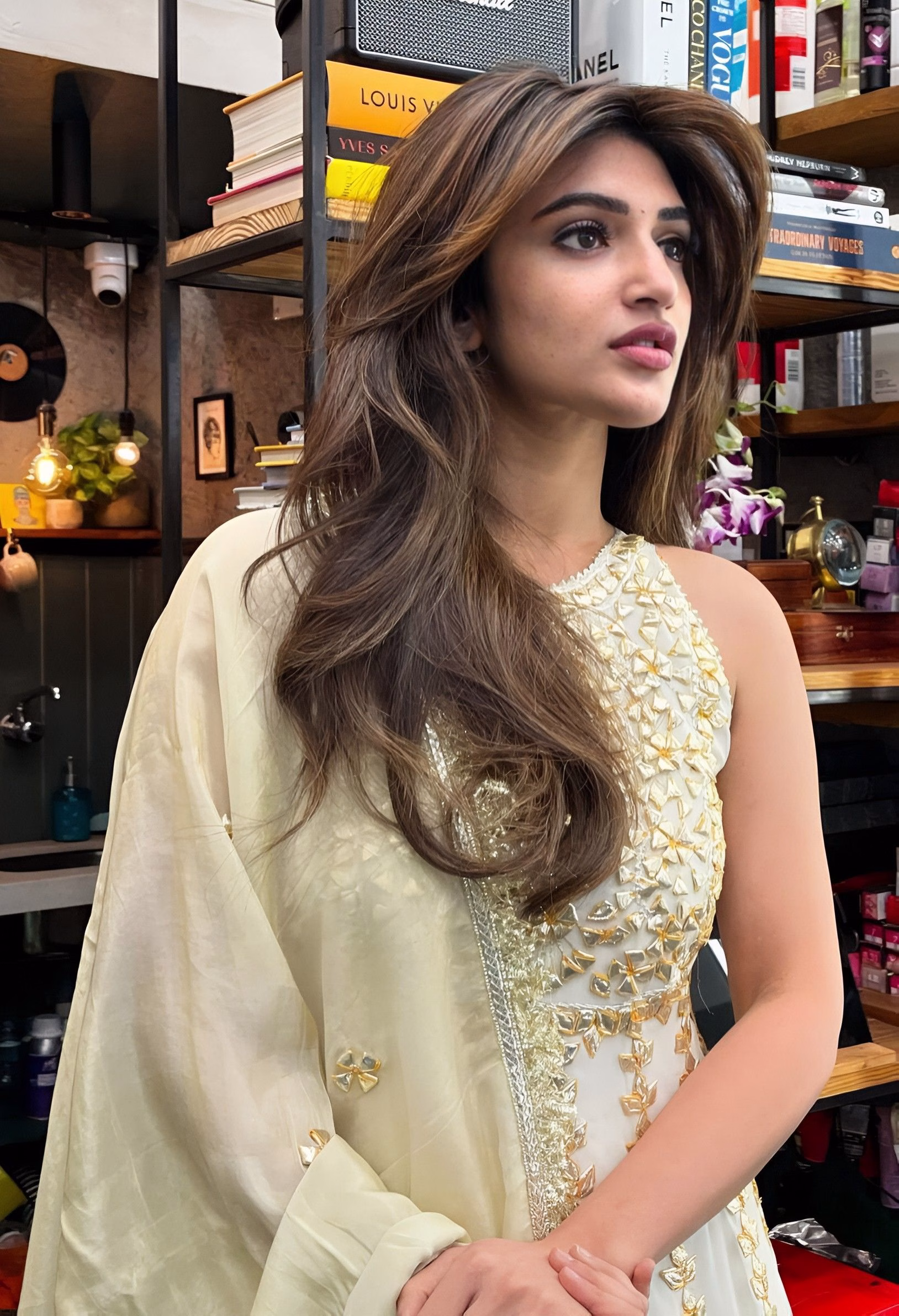 1036109458034781315_1