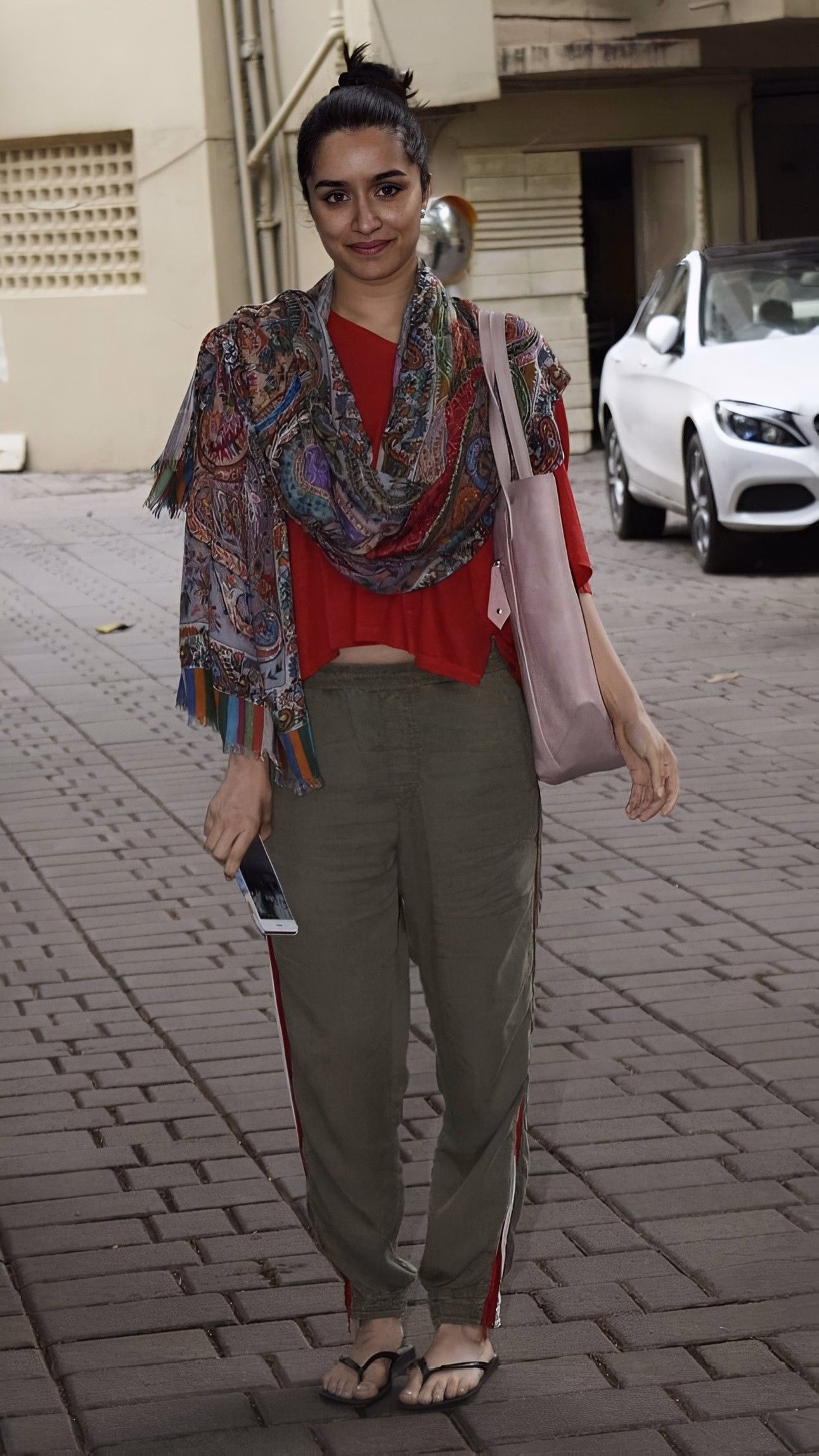 1036109458035229394_1