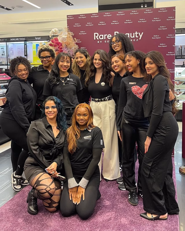 1036109458035730302_1