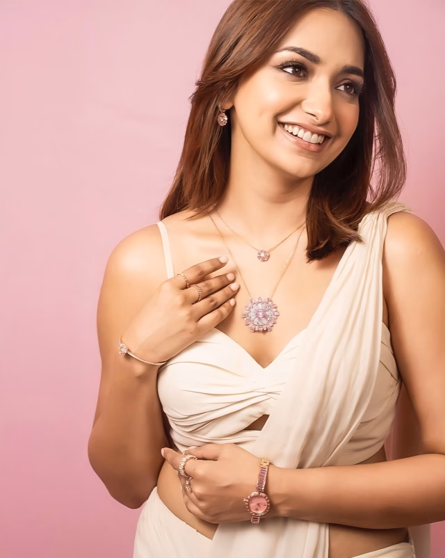 1036109458036024004_1