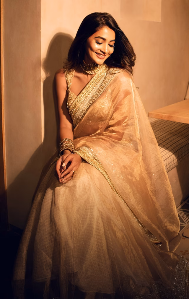 1036109458036167741_1