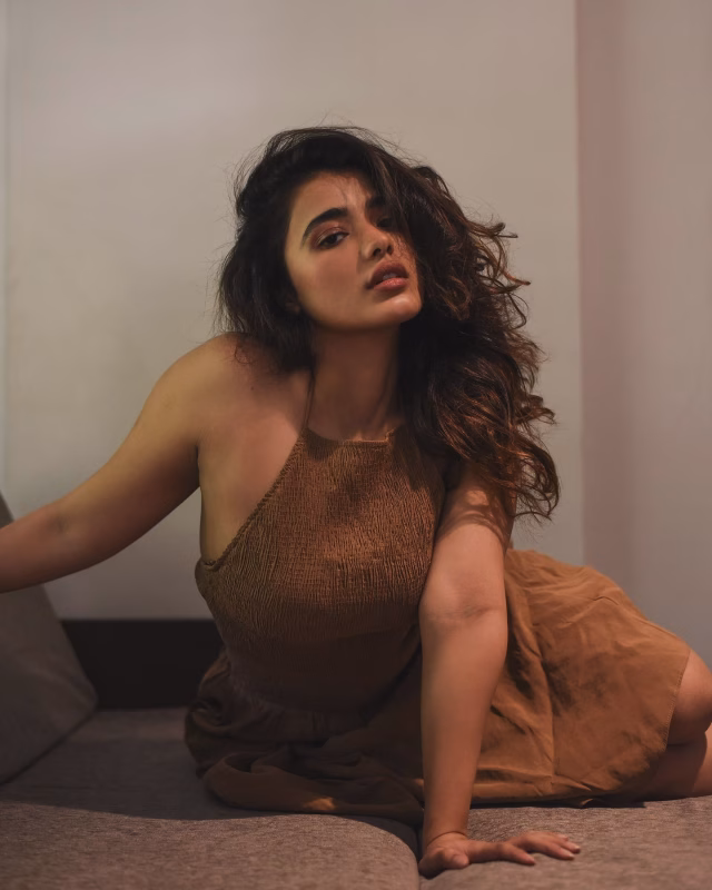 1036109458037800058_1