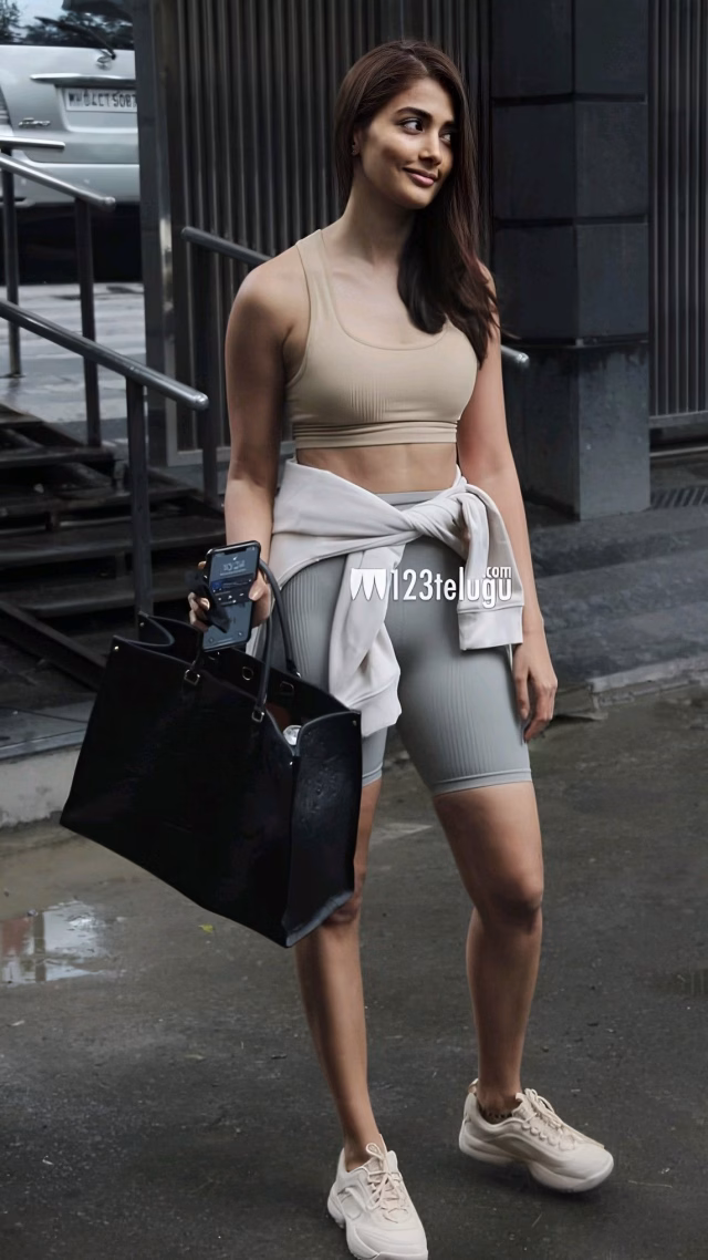 1036109458039351880_1