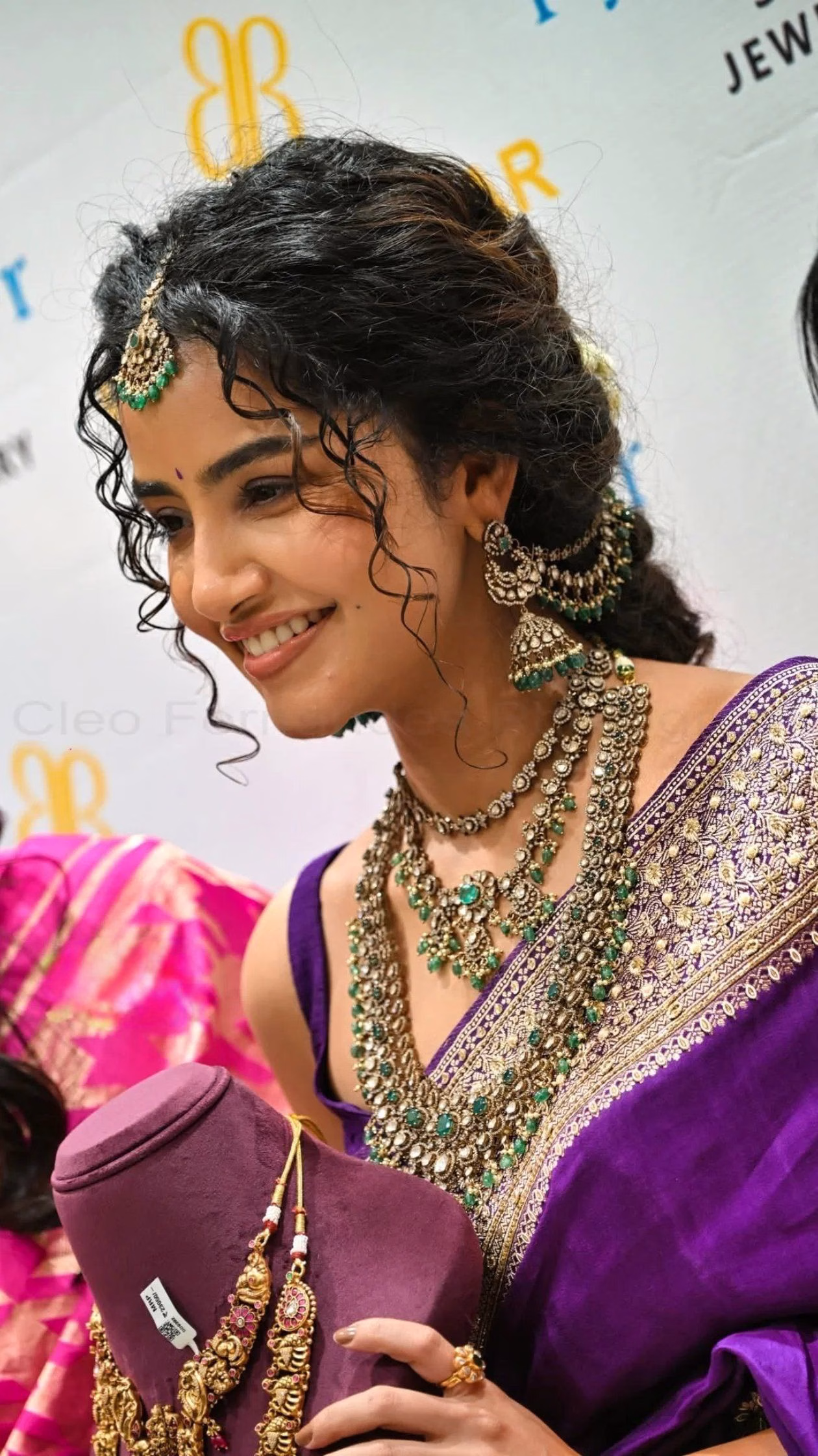 1036109458040466283_1