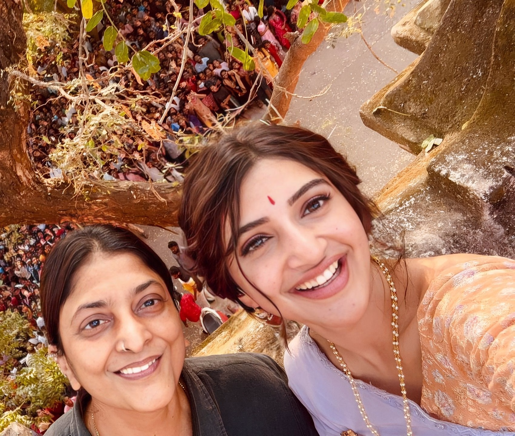 1036109458040793758_1