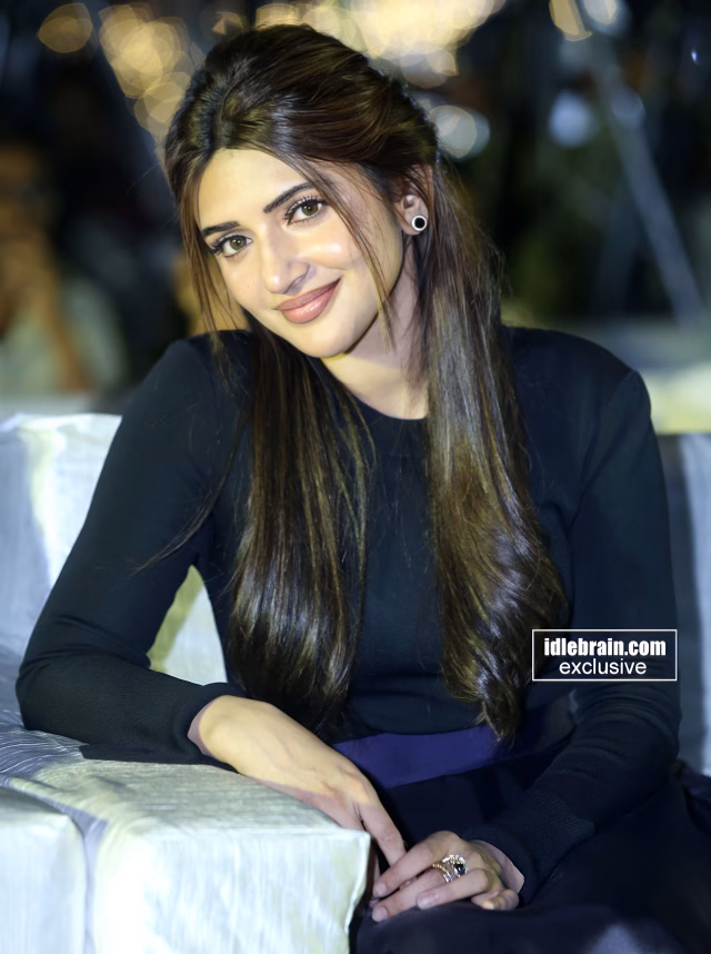 1036109458041604289_1