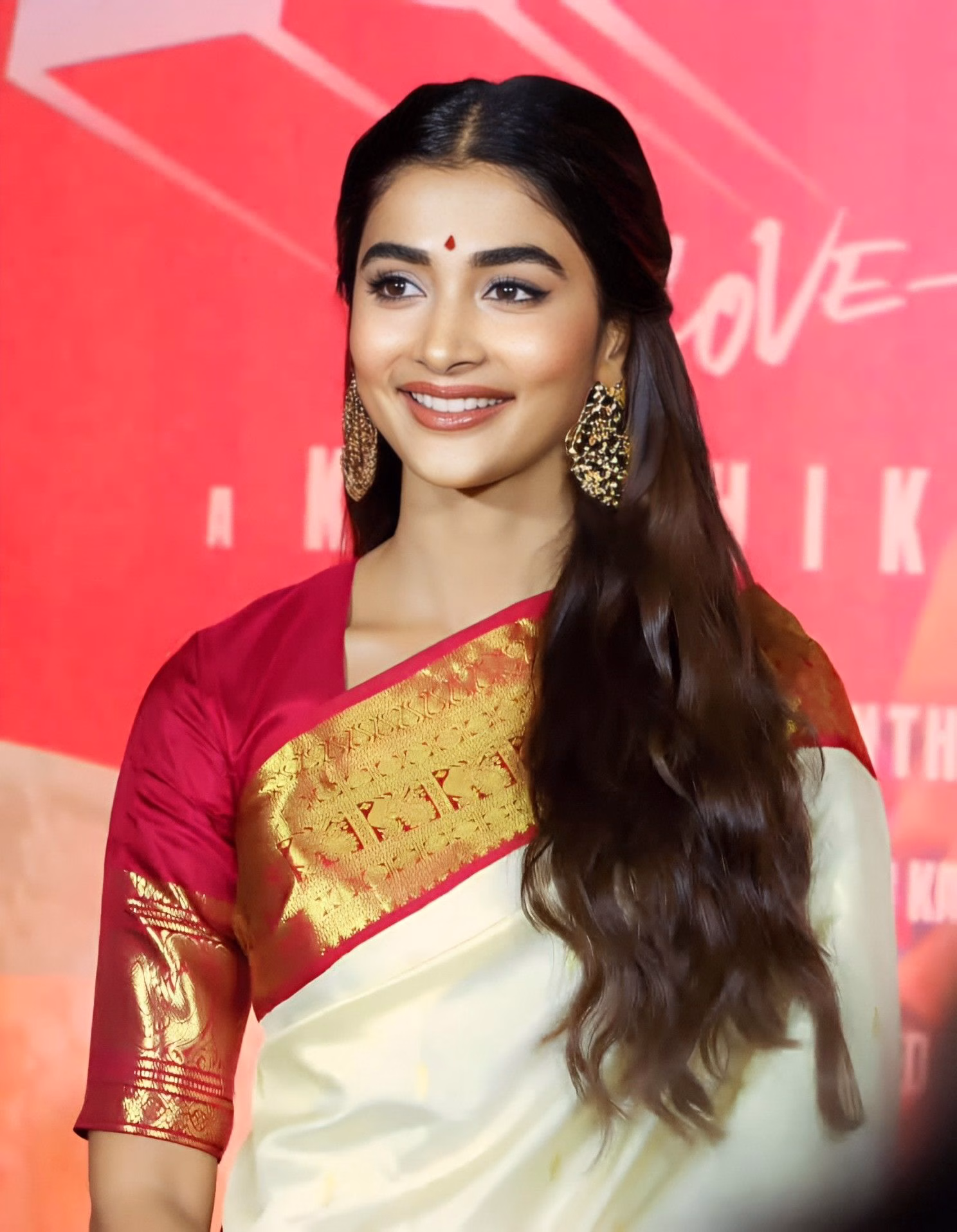 1036109458043033603_1