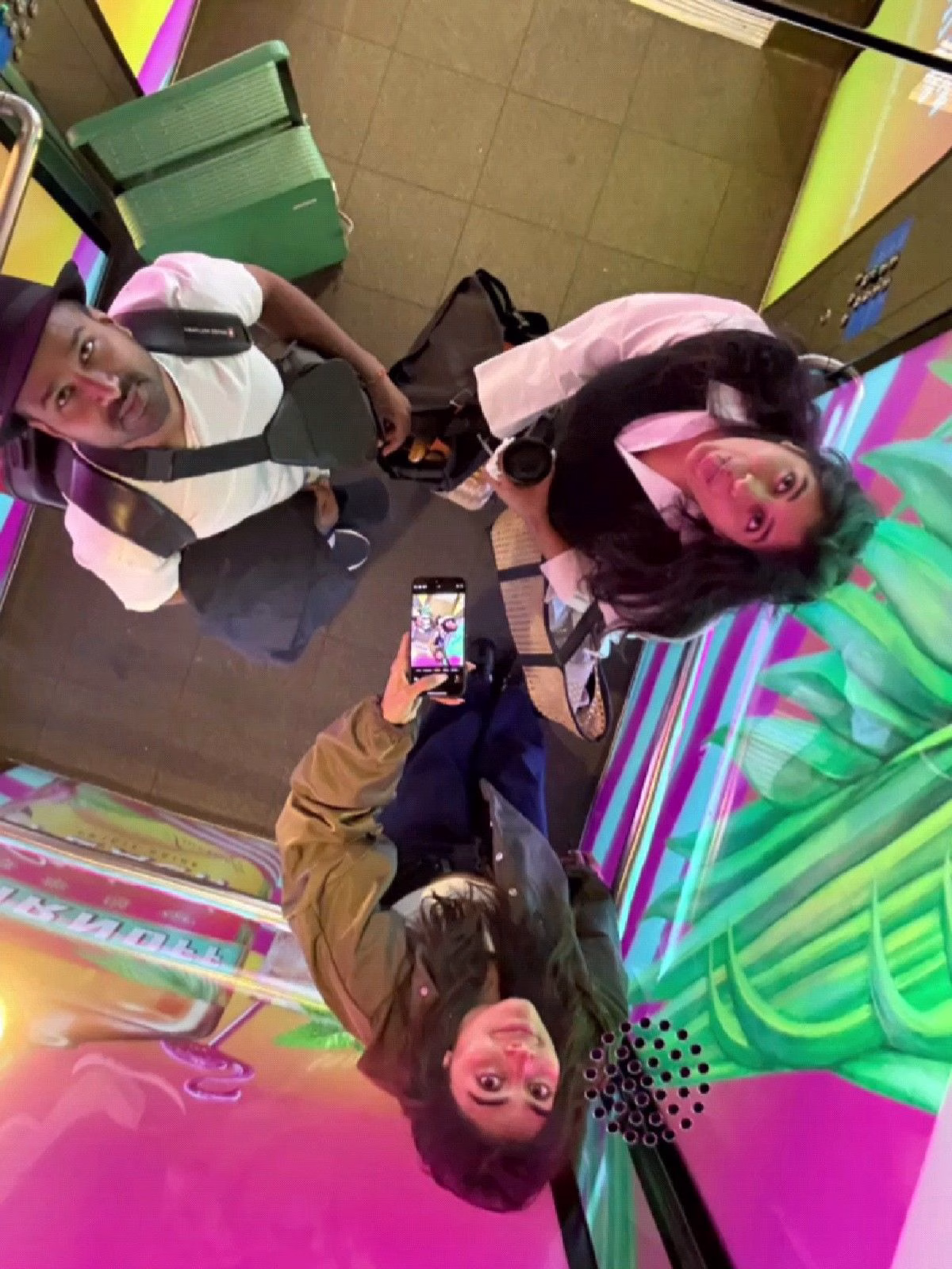 1036109458043818407_1