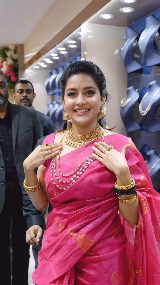 1036109458043890955_1