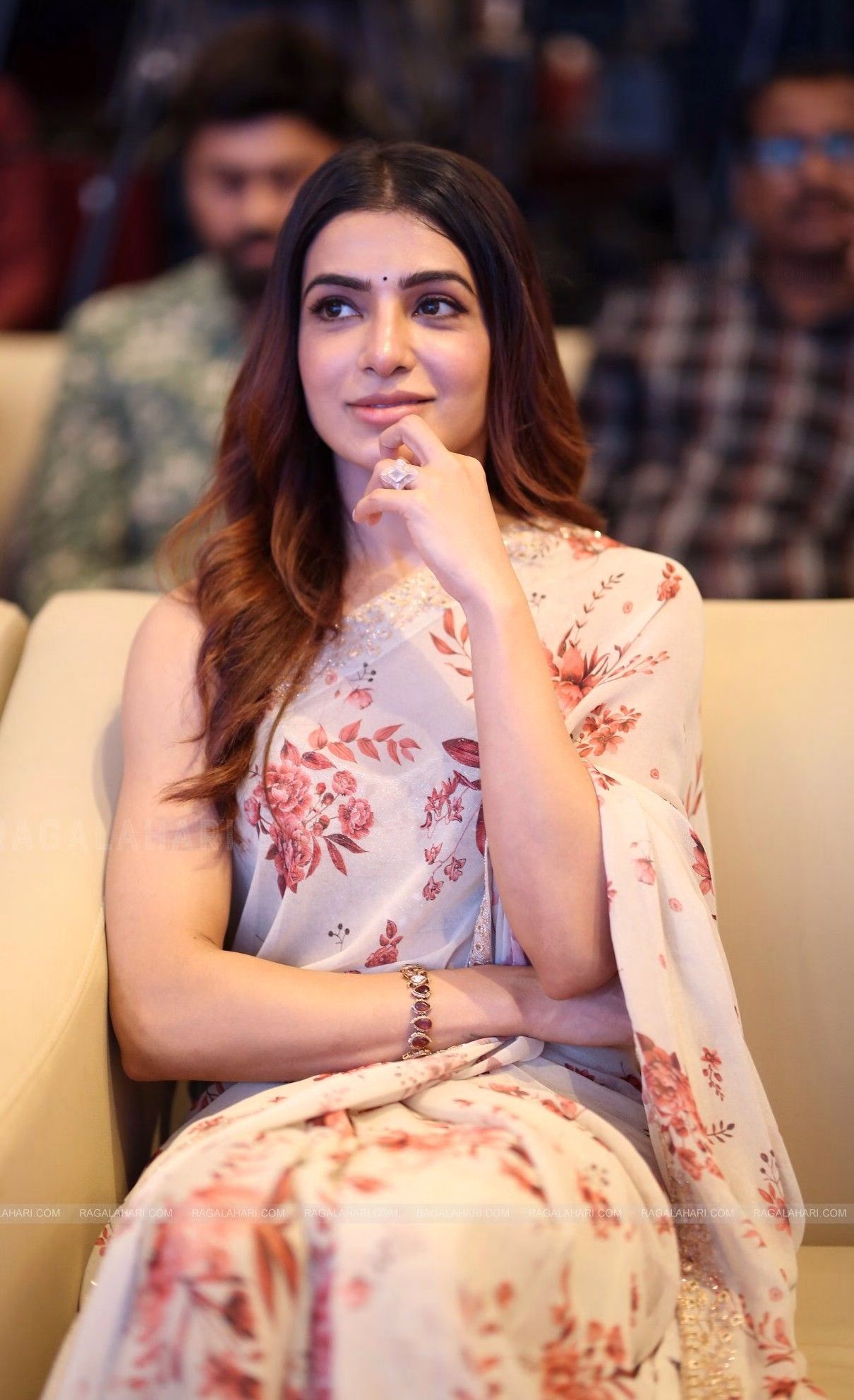 1036109458044098585_1