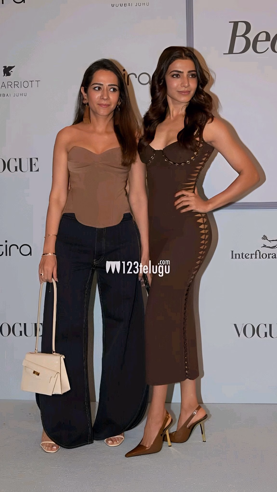 1036109458044576965_1