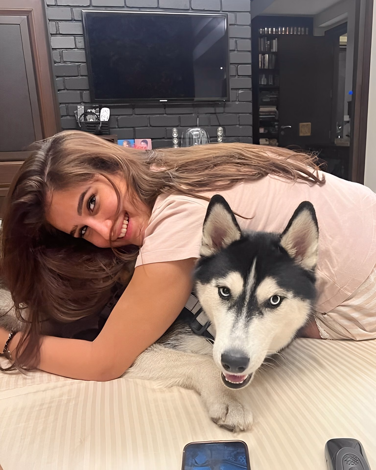 1036109458044639277_1