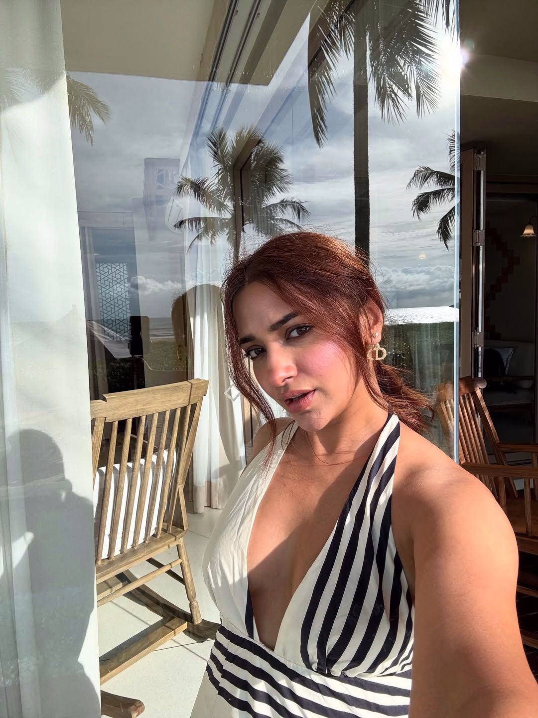 1036109458044860510_1