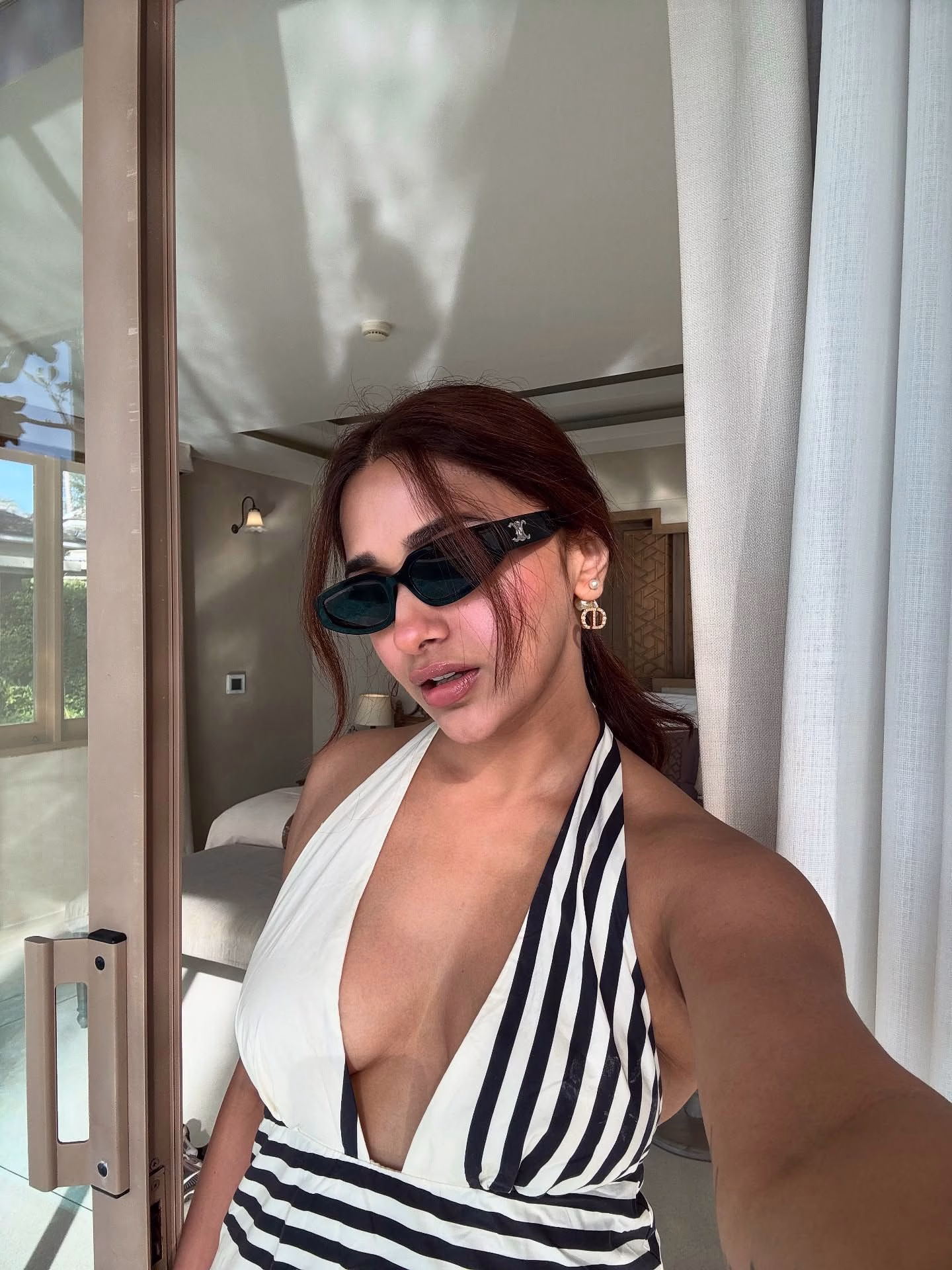 1036109458044860582_1