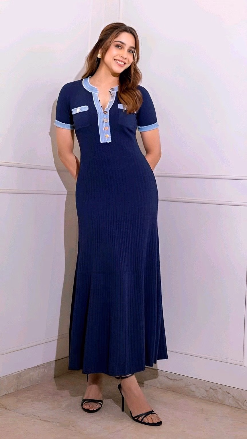 1036109458045091847_1