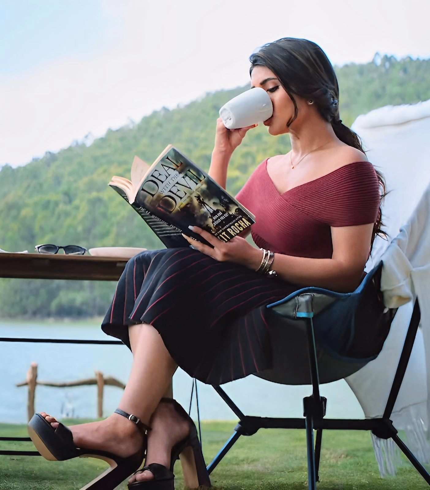 1036109458046088700_1