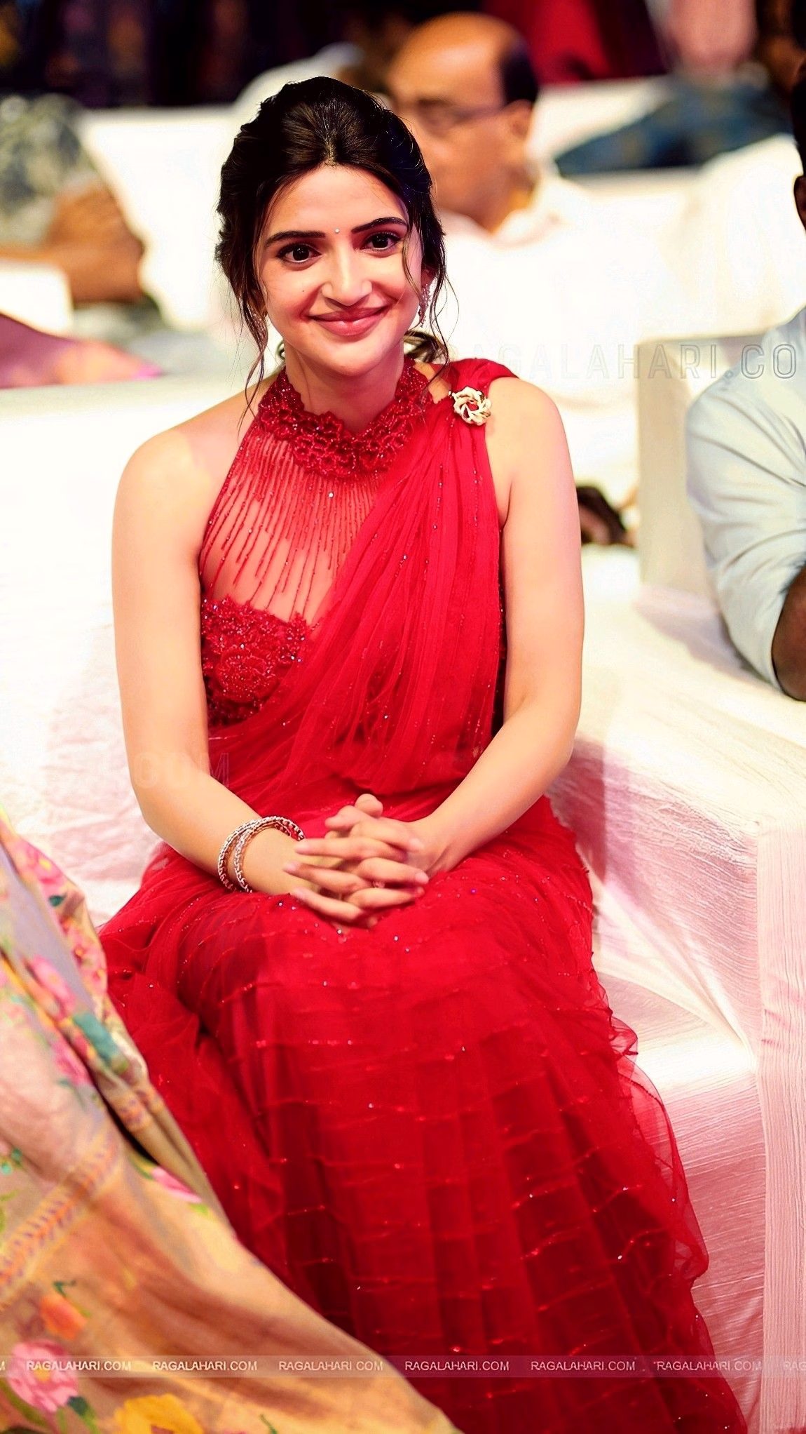 1036109458047125474_1