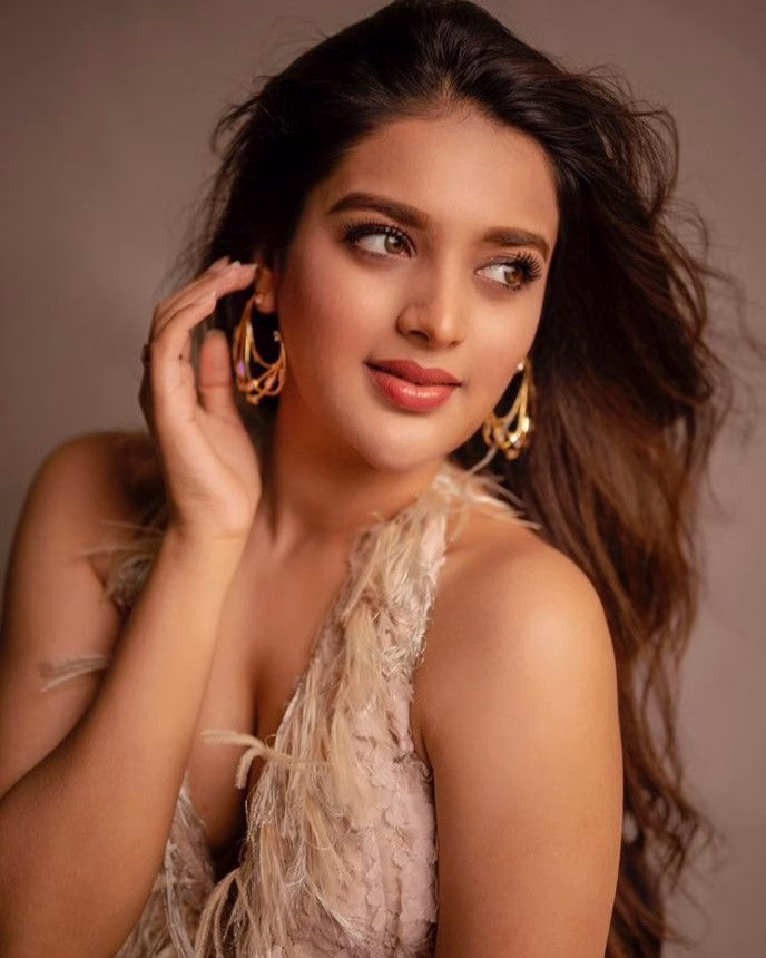 Nidhhi Agerwal
