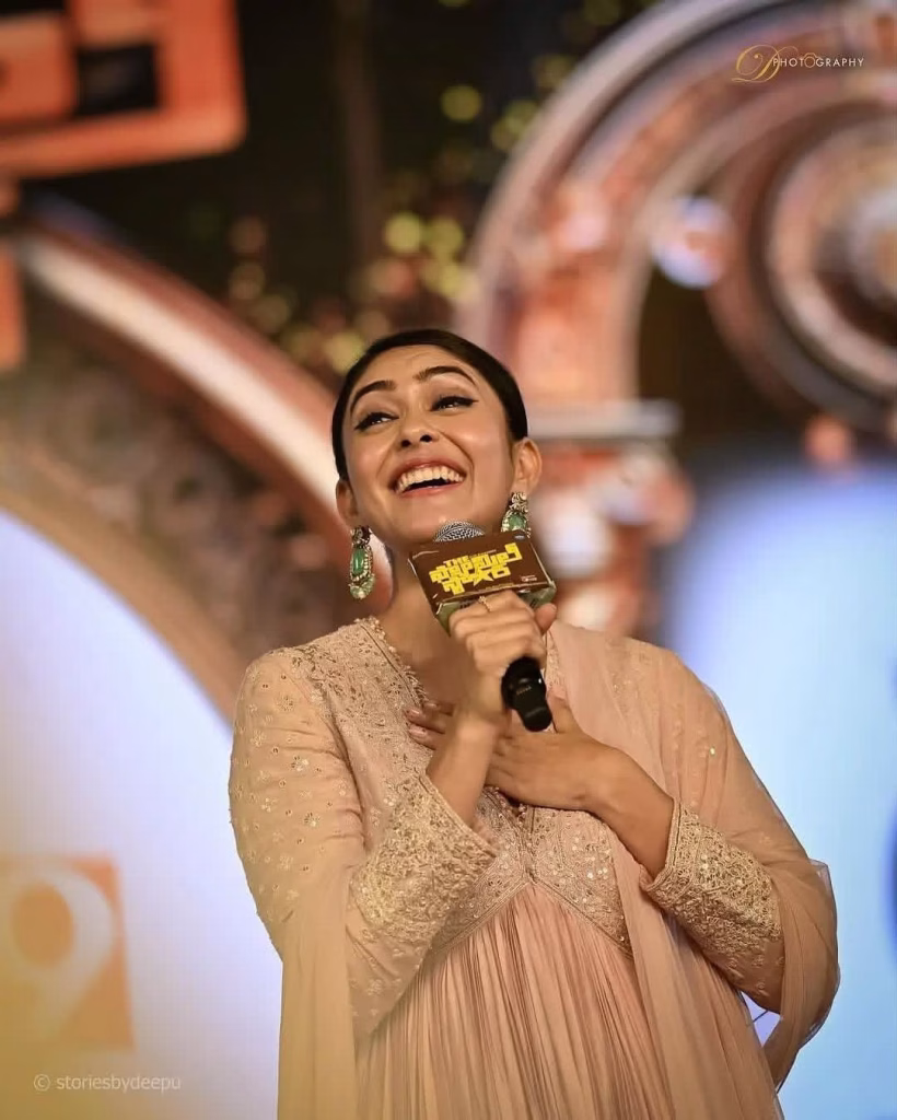 Mrunal Thakur