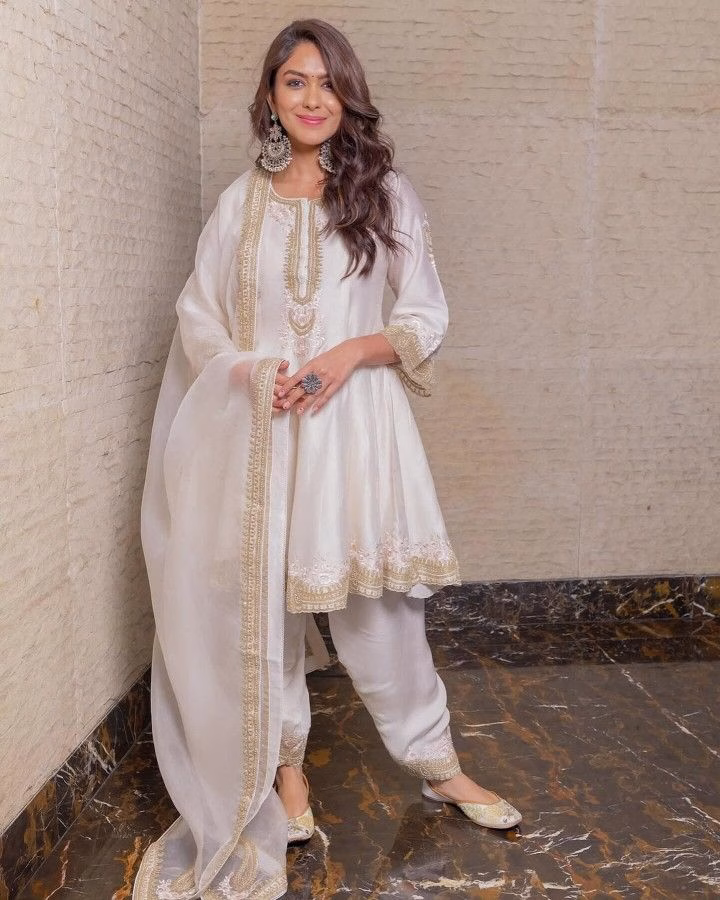 Mrunal Thakur