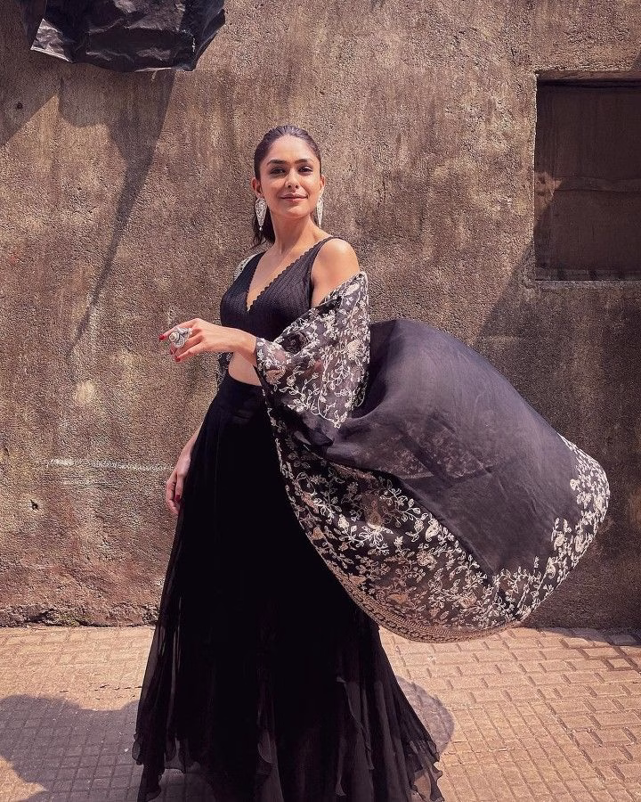 Mrunal Thakur