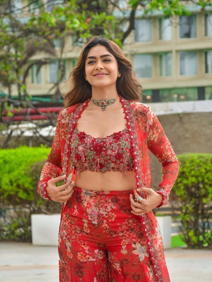 Mrunal Thakur