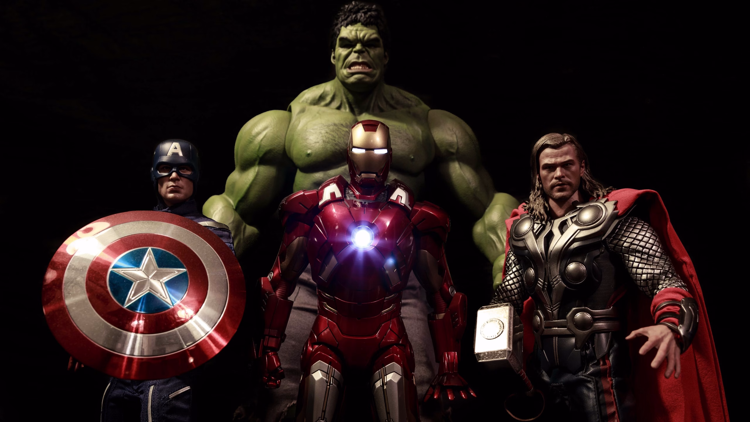 120010-3840×2160-desktop-4k-avengers-background-image