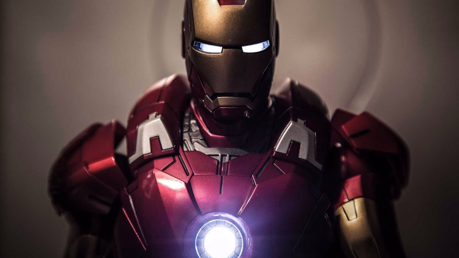 319903-3840×2160-desktop-4k-iron-man-wallpaper-1