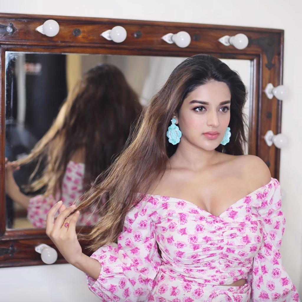Nidhhi Agerwal