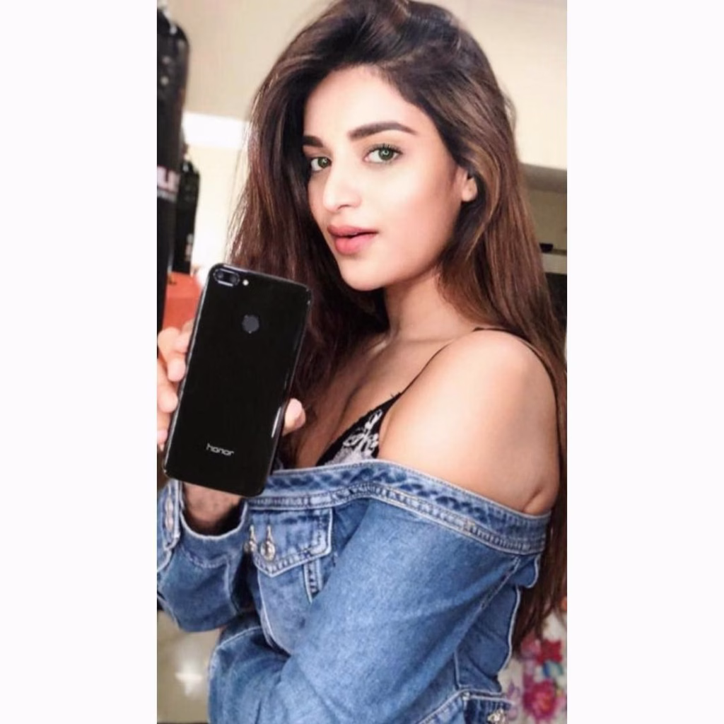 Nidhhi Agerwal