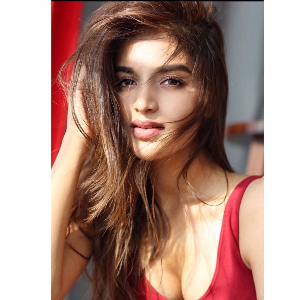 Nidhhi Agerwal