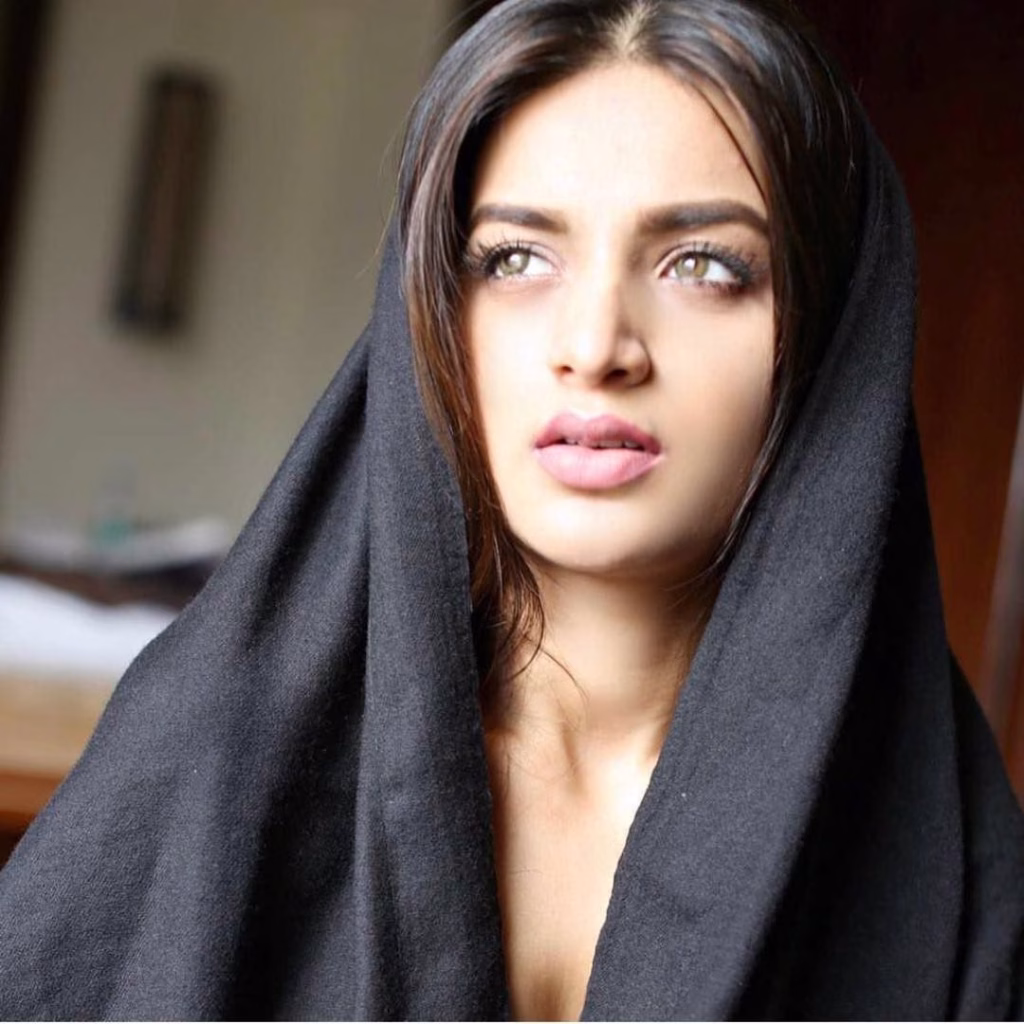 Nidhhi Agerwal