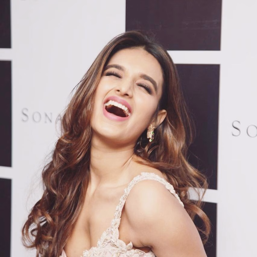 Nidhhi Agerwal