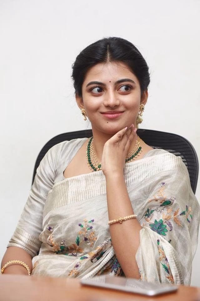 Anandhi