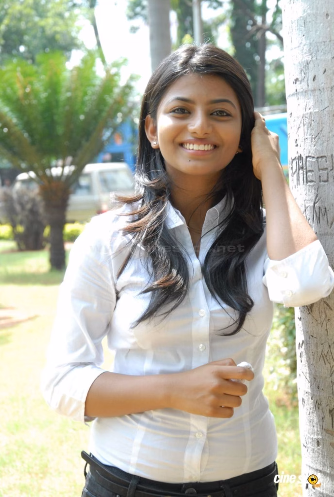Anandhi
