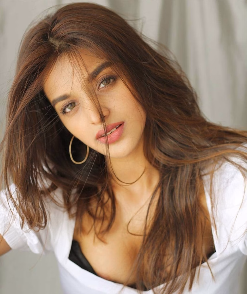 Nidhhi Agerwal