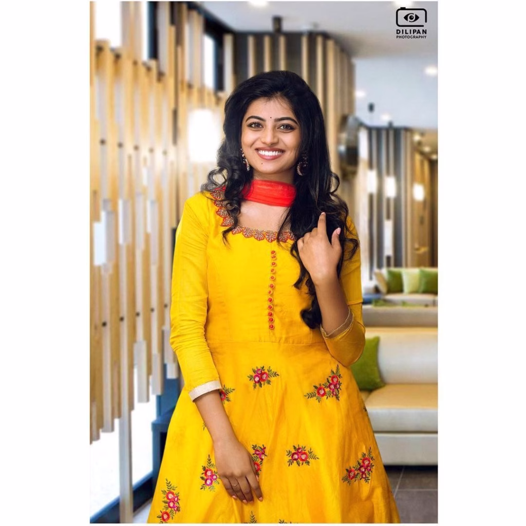 Anandhi