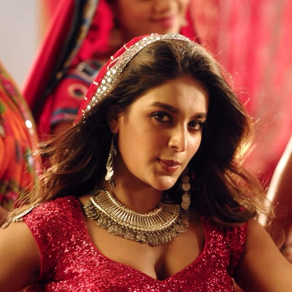Nidhhi Agerwal