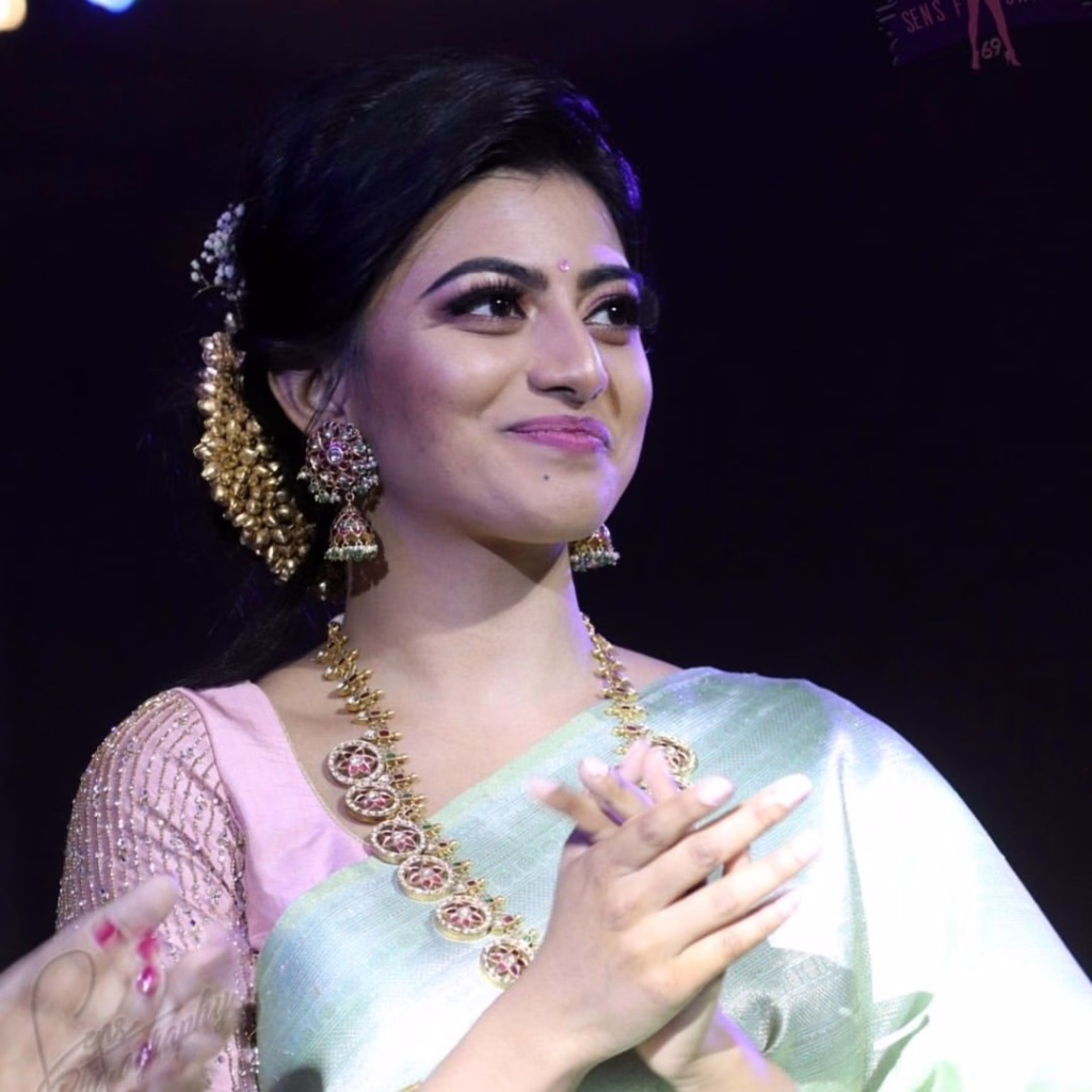 Anandhi